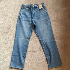Madewell - The Curvy '90s Straight Jean in Rondell Wash